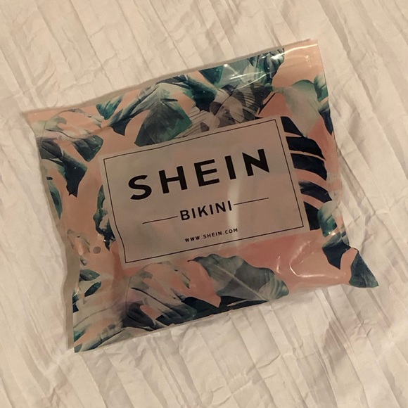 Bikini - Picture 5 of 6